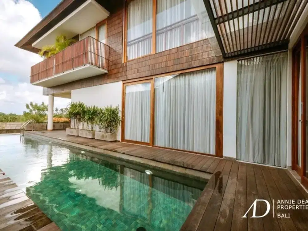 FREEHOLD THREE-LEVEL FOUR BEDROOM VILLA IN BERAWA