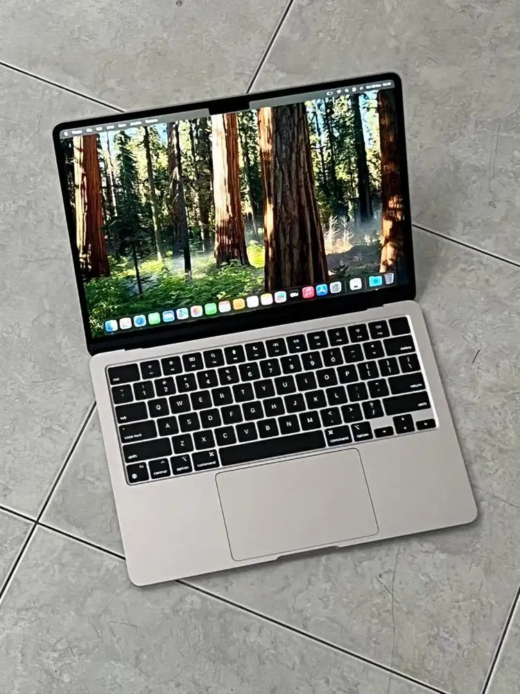 Macbook Air M3 8/256 GB
