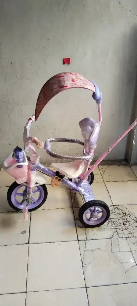 Sepeda anak roda tiga