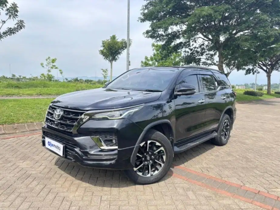 Toyota Fortuner 2.4 VRZ GR Sport OTOMATIS 2021 LAAT