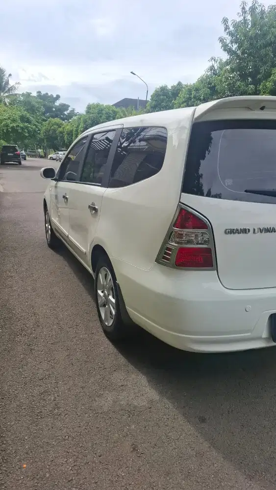 Nissan Grand livina 2012 Bensin