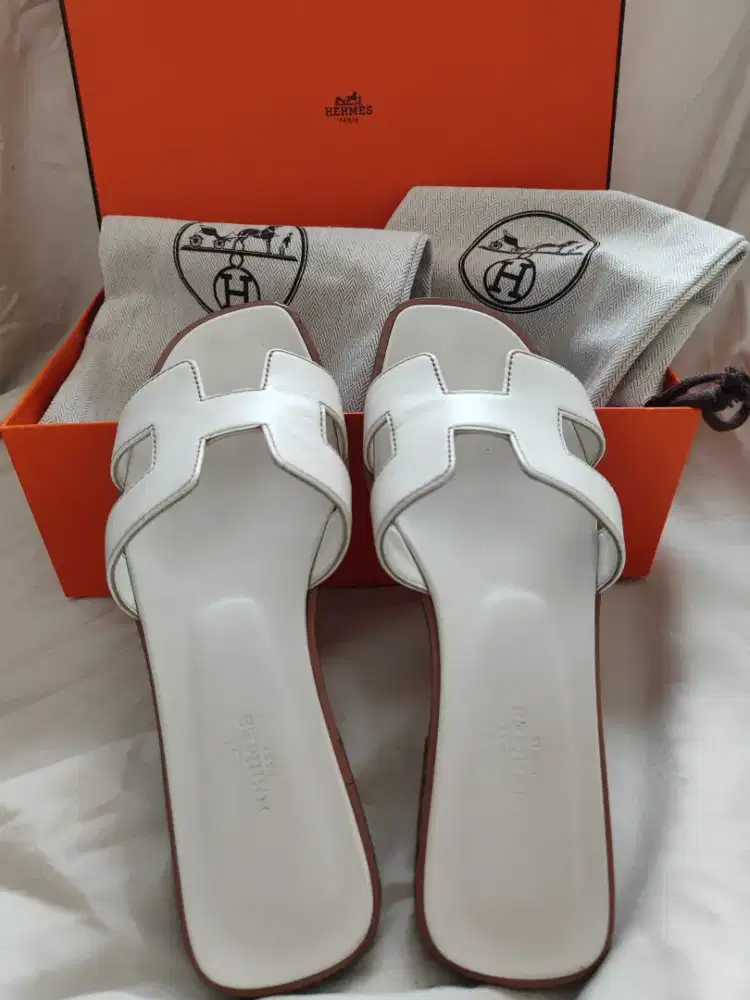 Sandal Hermes Oran White Authentic Prelove