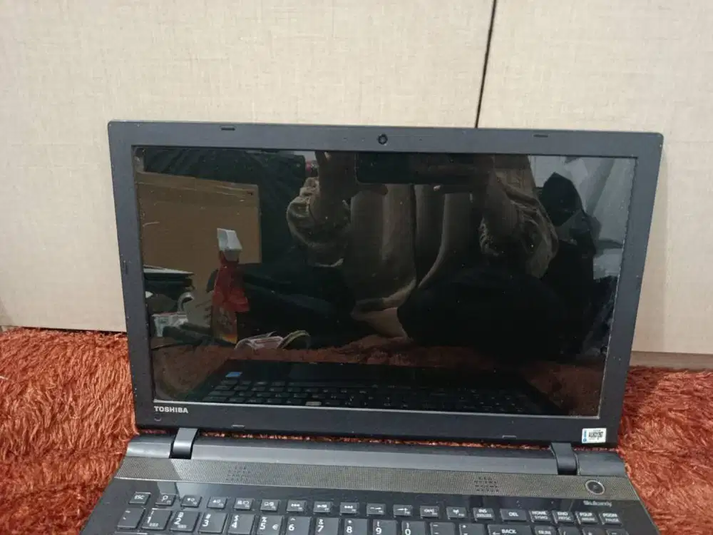 Laptop Toshiba satellite C55-C2048  Windows 10 pro 64-bit