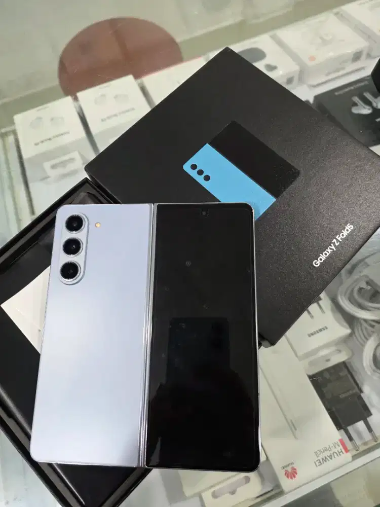 Samsung Z Fold 5 (12/512Gb) Fullset Original mulus