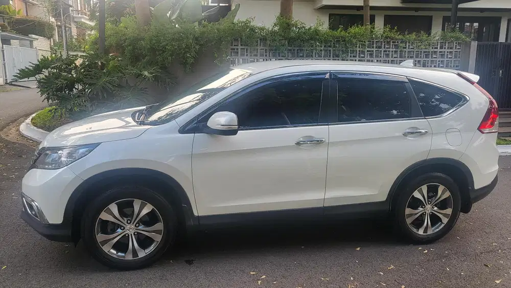 Honda CR-V 2013 2.4 AT Putih (pearl white)