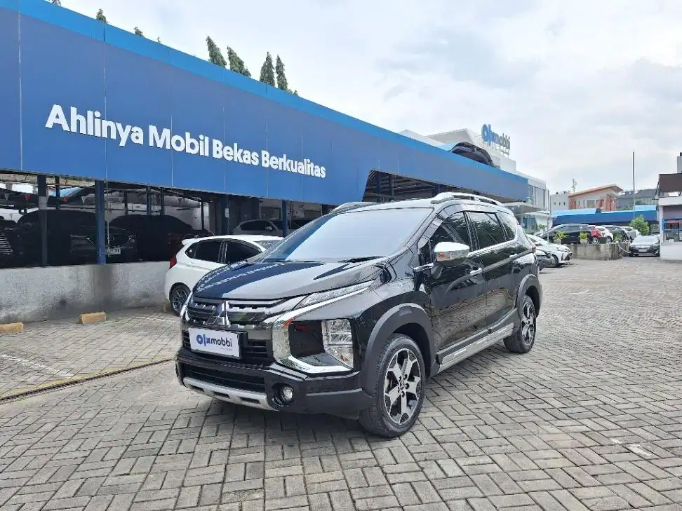 LOW DP Mitsubishi Xpander 1.5 Cross Premium Package Bensin-AT 2022 DKE