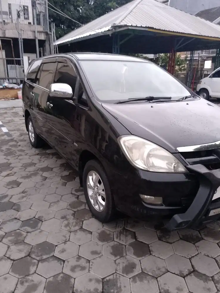 Toyota Kijang Innova 2004 Bensin