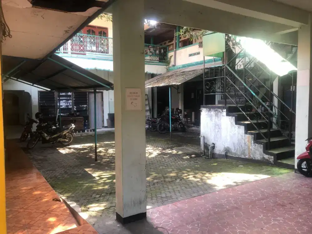 dijual Rumah sampangan semarang pinggir jalan raya kelud cocok untuk usaha