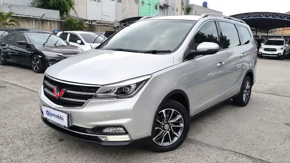 Pajak Panjang - Wuling Cortez 1.8 L Lux Plus Bensin-AT 2018