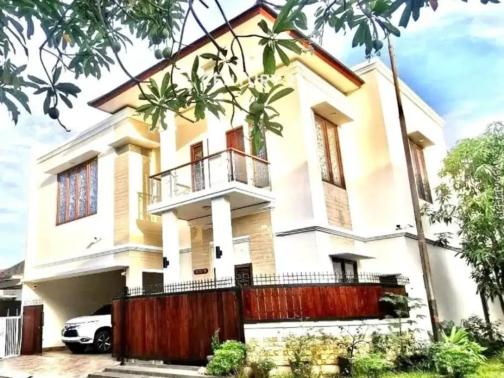 Dijual Rumah Hook Cantik Fully Furnished Ada Kolam Renang