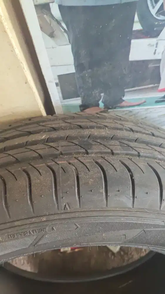 Ban bekas Dunlop 235/60R18