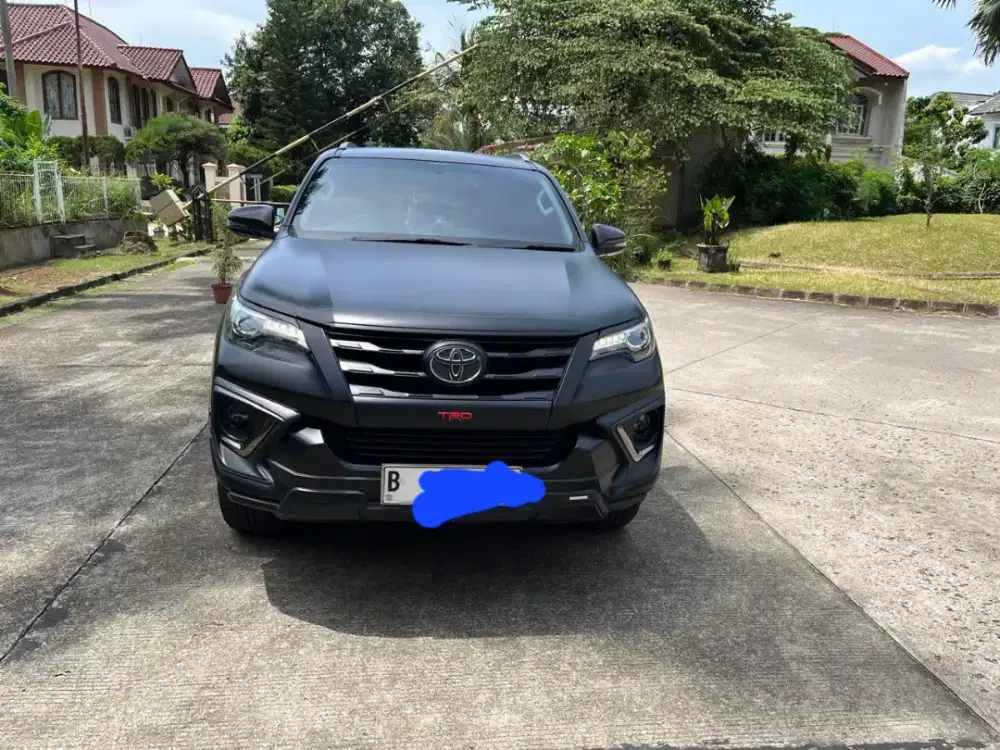 Toyota Fortuner VRZ/TRD 2.4 Dsl, 2019, kick sensor,.