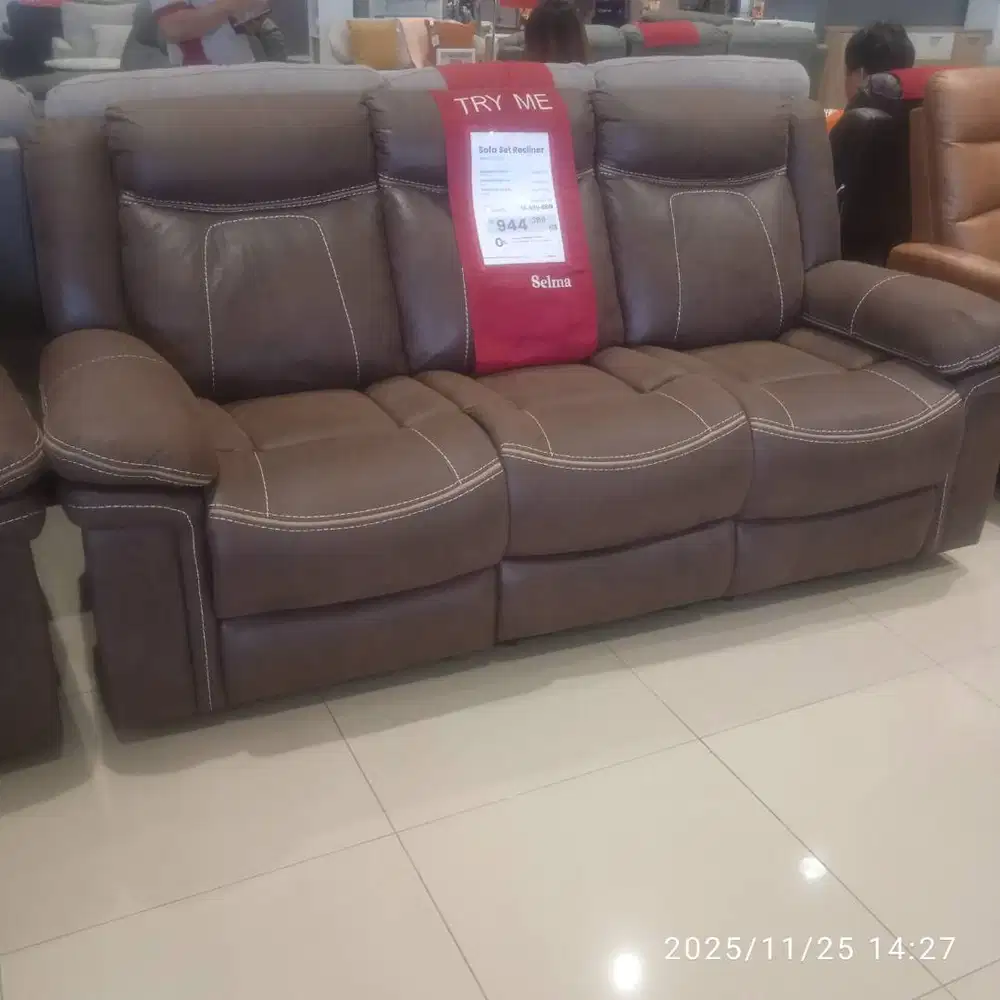Sofa set reclainer Winchester