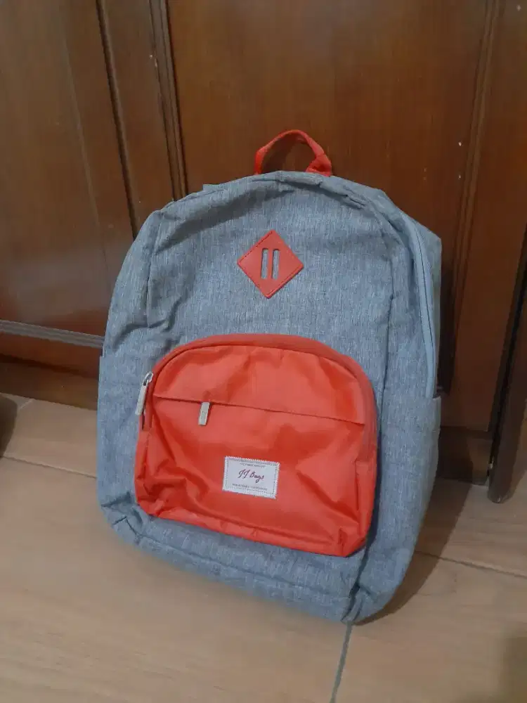 Tas sekolah (bisa untuk cewe/cowo)