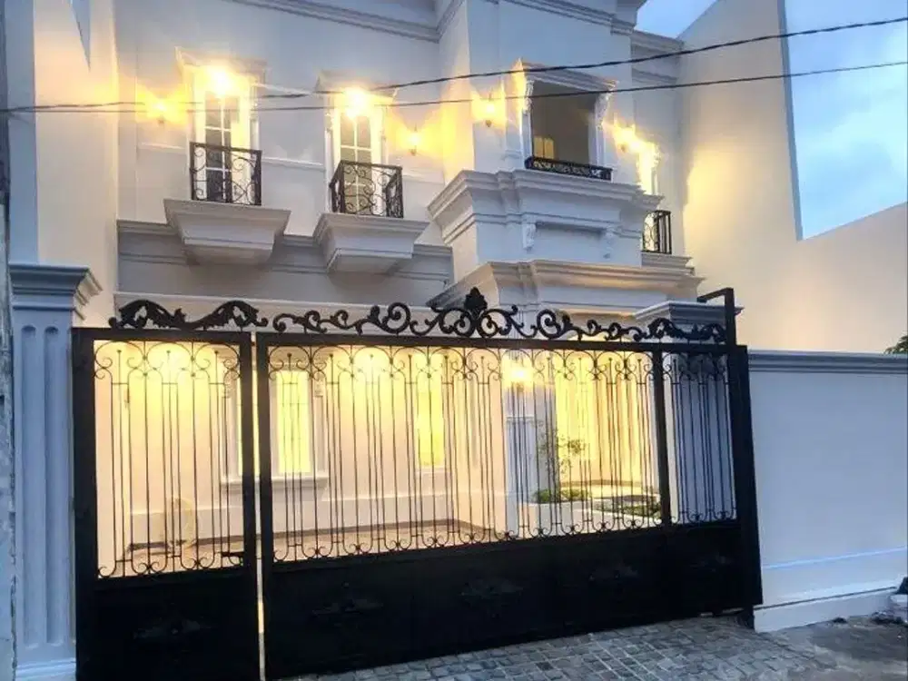 MEWAH AMERICAN CLASSIC Rumah di Komplek DPR Jakarta Barat