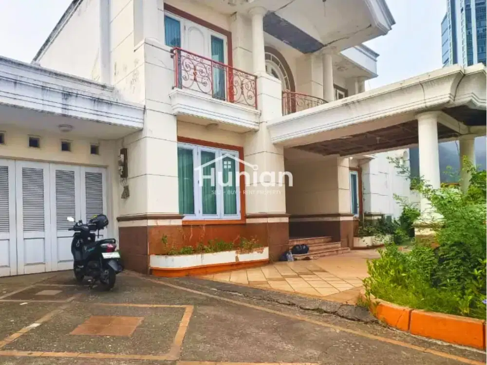 Rumah 2 Lantai Lingkungan di Pusat Jakarta