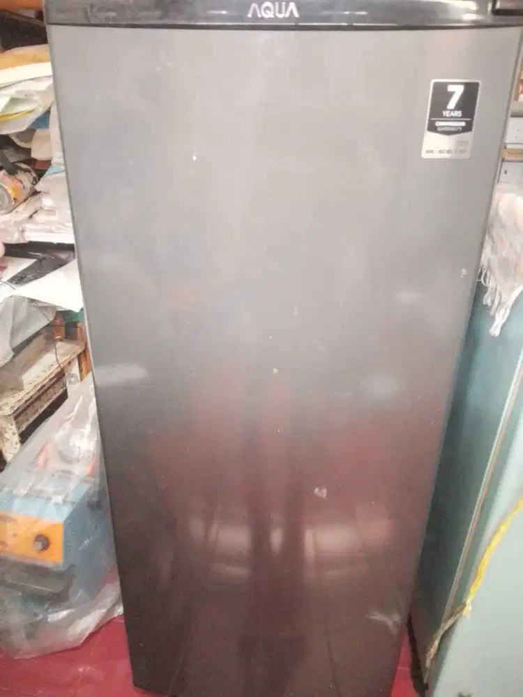 Dijual cepat Murah Kulkas Frezer AQUA 6 Rak type AQF-S6 Bagus Original
