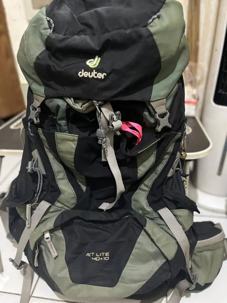 Tas Gunung Deuter Aircontact Actlite 40+10 SECOND PRIBADI