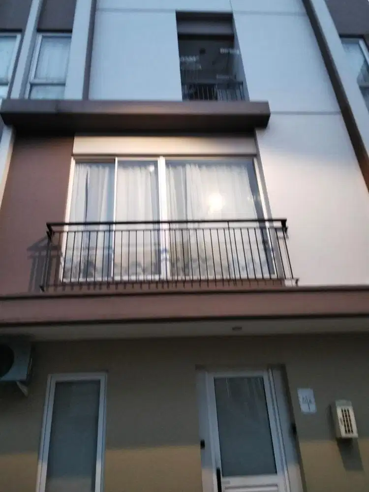 RUMAH BSD DISEWAKAN-FREE IPL HOUSE RENT NEGO FULL FURNISHED TANGERANG