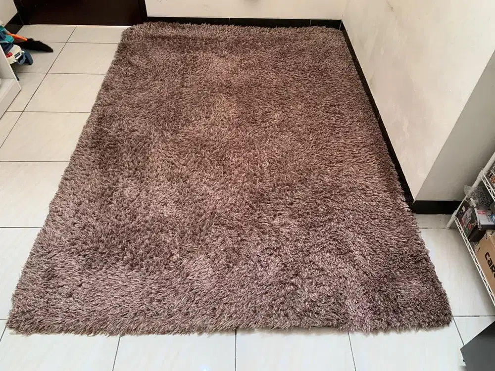 Preloved Karpet Shaggy Informa – Ukuran Besar 160 × 230 cm