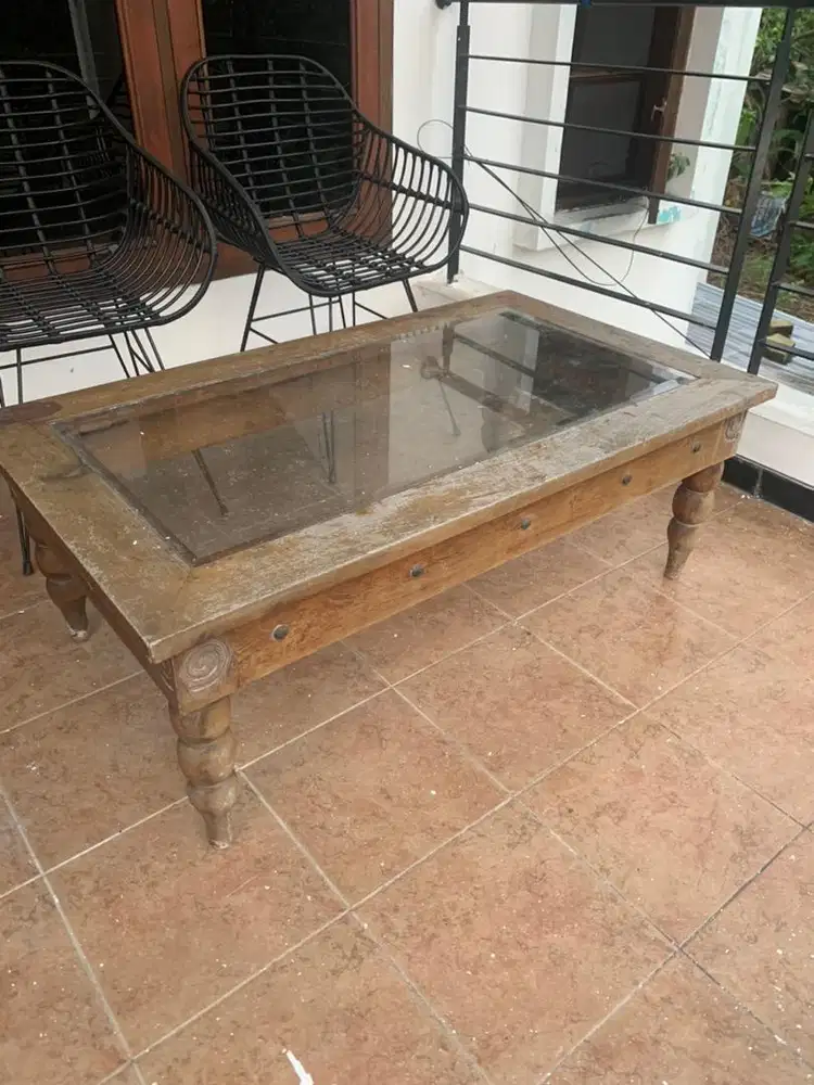 Meja kayu solid berat