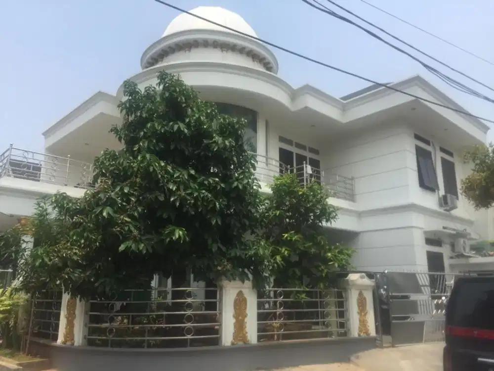 Jual Rumah Posisi Hook Mewah 2 Lantai di Taman Pulogebang Cakung