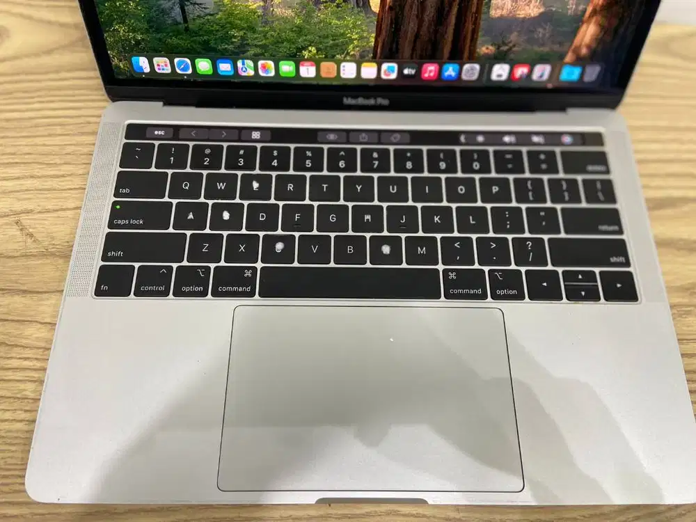 Macbook pro 2019 core i7 touchbar ram 16gb ssd 512gb 13in WJ