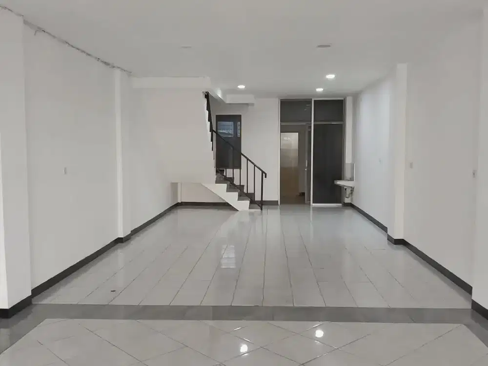 Ruko Di Duri Kosambi Jakarta Barat Luas 5x21m 3 Lantai SHM Unit Bagus dan Rapi