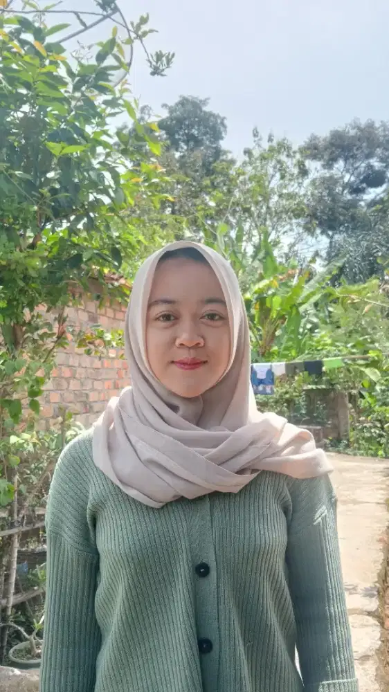 Cari pekerjaan apapun yang penting halal