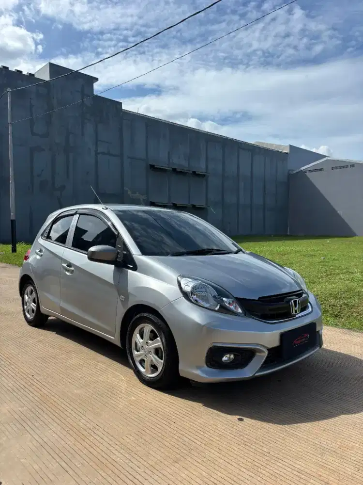 Honda Brio E CVT bekas murah 2017 silver