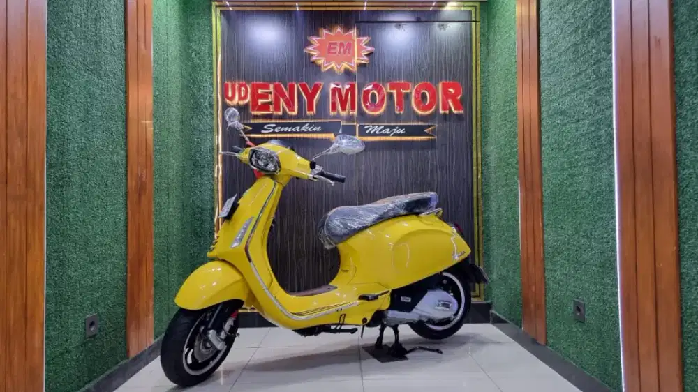UD ENY MOTOR- VESPA SPRINT TAHUN 2022 YELLOW