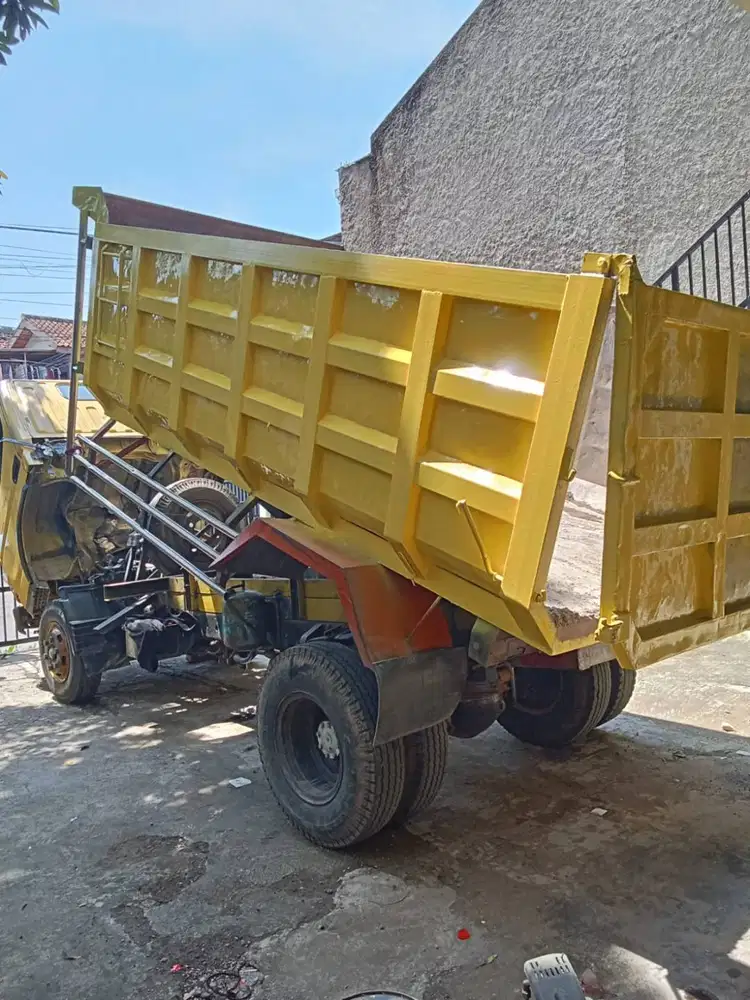 MITSUBISHI COLT DIESEL FE74HD K (4X2)M/T TYPE DUMP TRUK TAHUN 2019