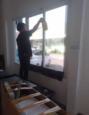 KACA FILM RUMAH DAN GEDUNG ONEWAY CERMIN MIROR RIBEN HITAM