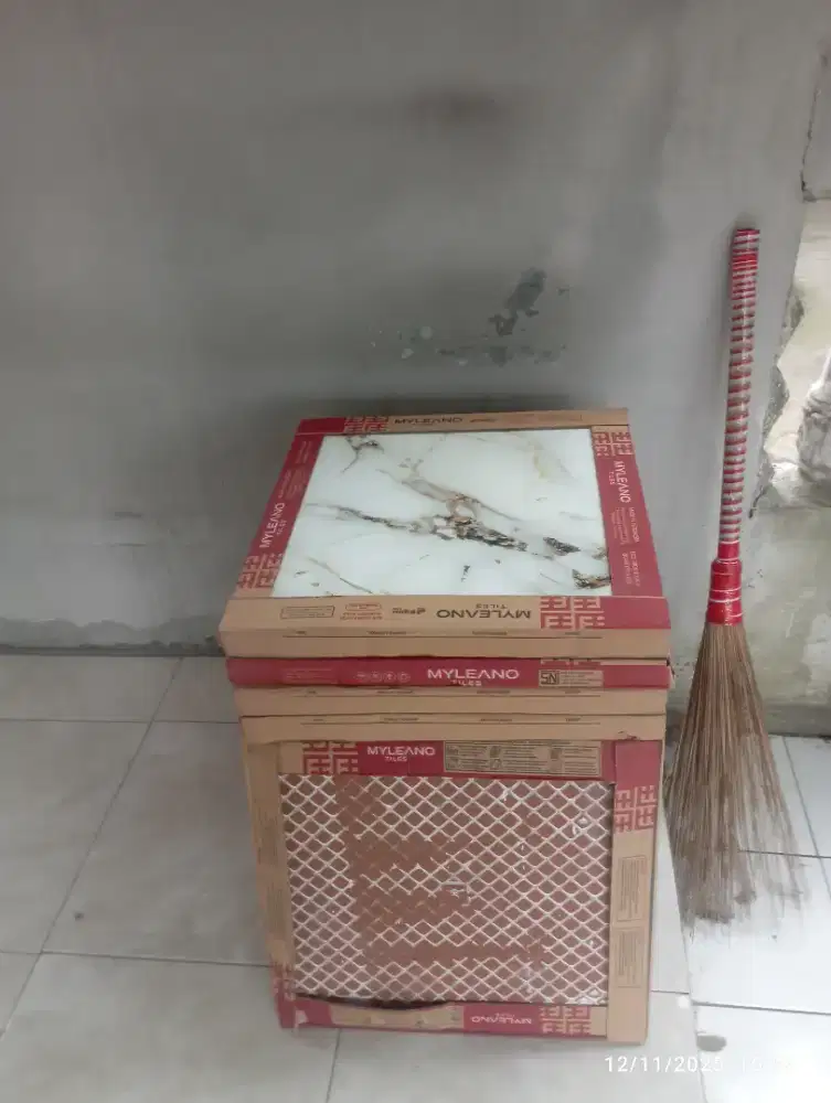 Keramik lantai ukuran 50.50