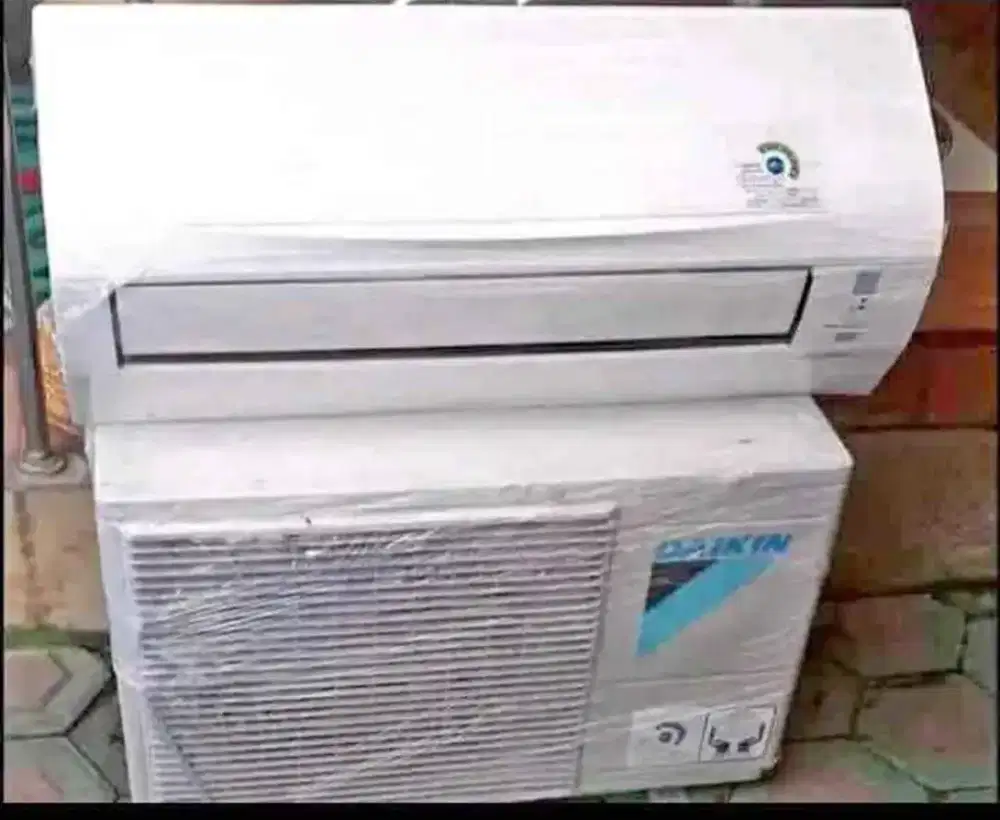 Jual ac daikin R32 1/2pk lowwat 360watt kondisi 95% ori semua