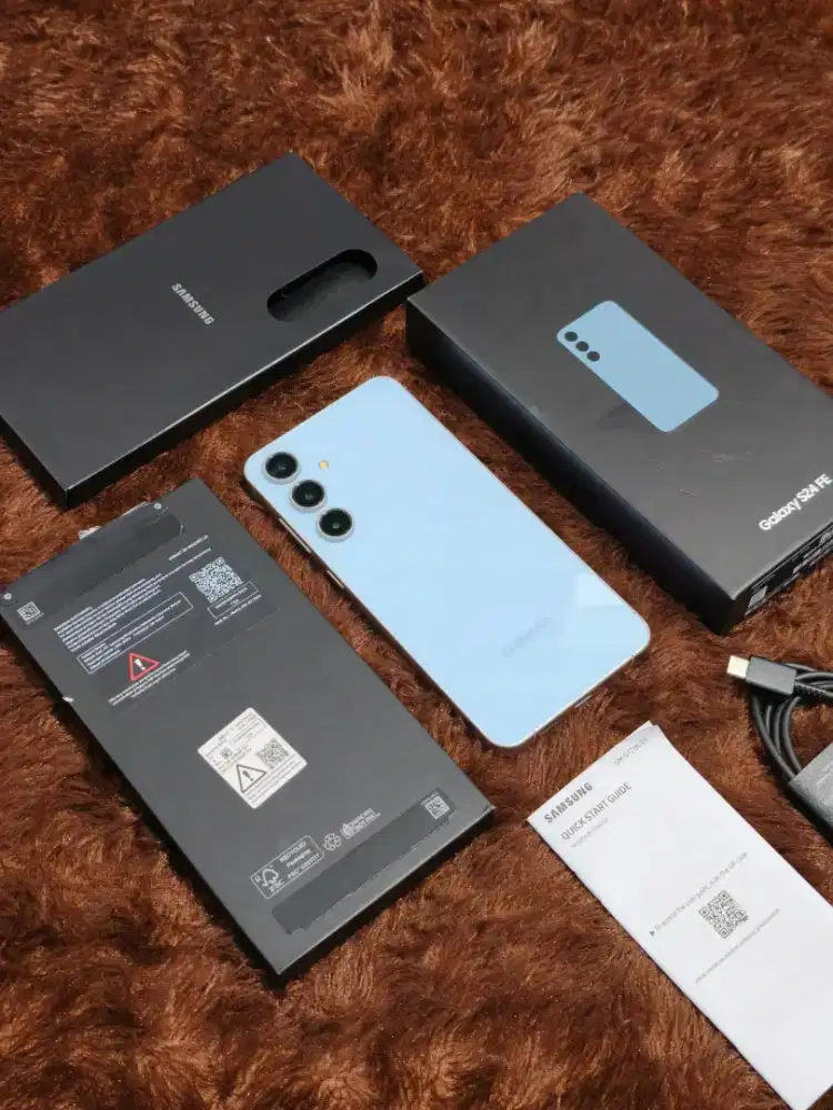 Samsung S24 FE 8/128GB Like New Garansi September 2026 - Blue