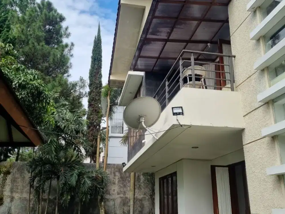RUMAH SEMI VILLA DI RESORT DAGO PAKAR RAYA MURAH COCOK UNTUK INVESTASI