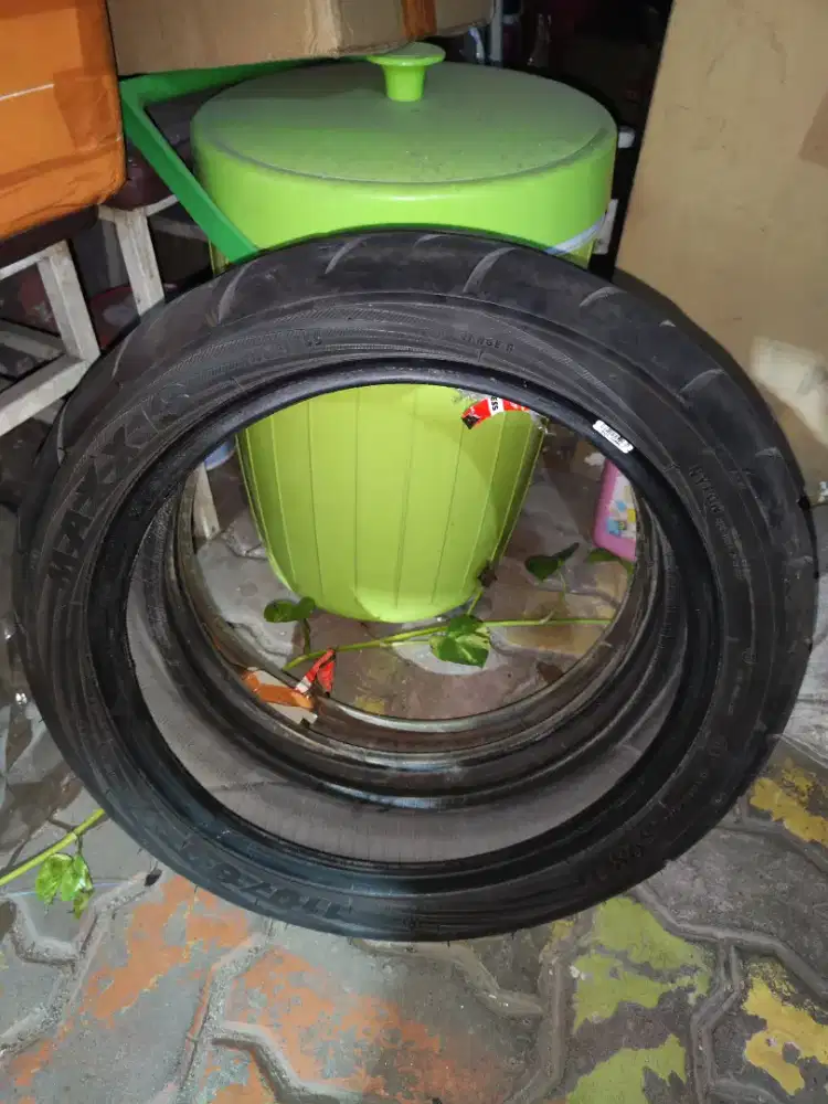 Ban Maxxis diamond 80/80-14
Dan Ban Maxxis 110/80-14 VICTRA S98S