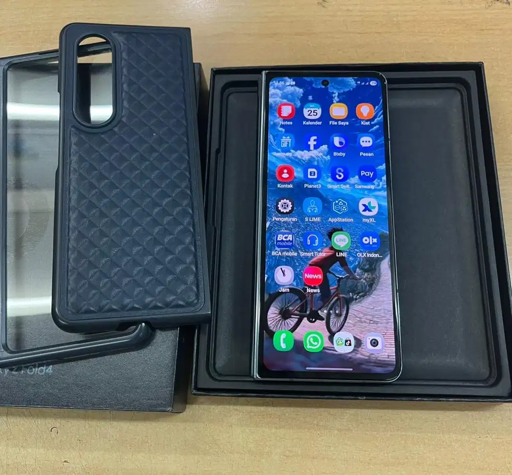 Z Fold 4 256gb Mulus fullset Masih ting ting