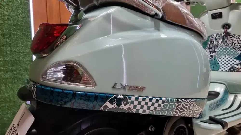 UD ENY MOTOR - Piaggio Vespa LX batik thn 2023 buruan