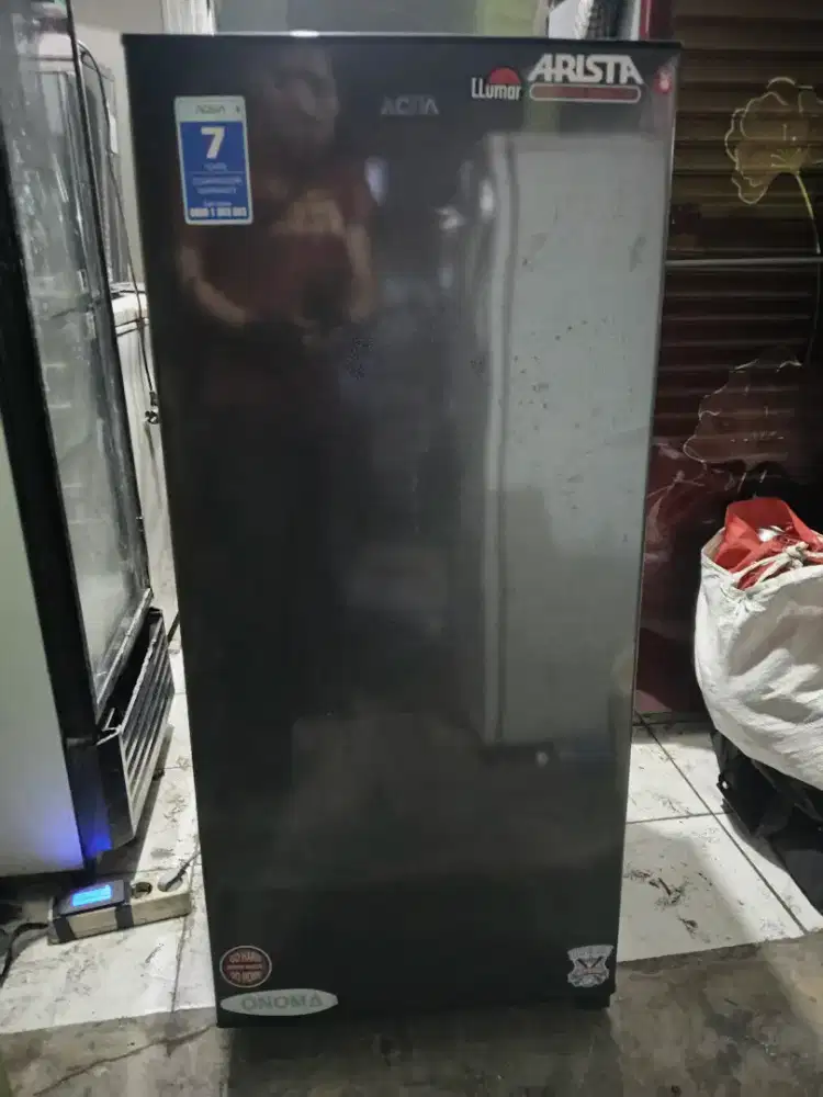 Kulkas Aqua 1pintu kondisi normal dingin beku siap pakai