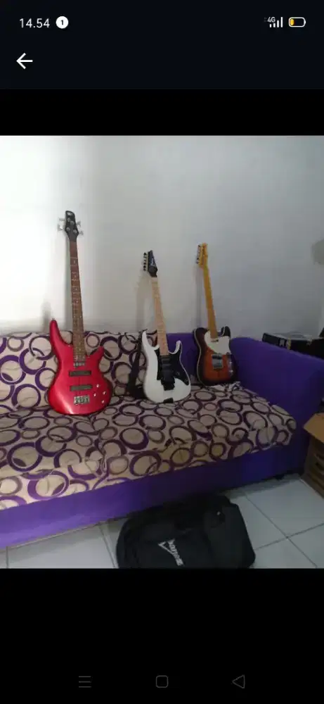 diJual 2 Gitar Listrik 1 Bass