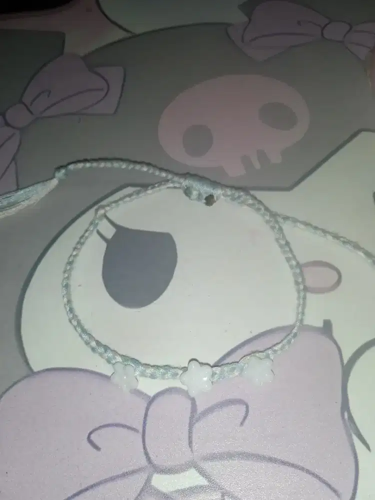 gelang benang aesthetic