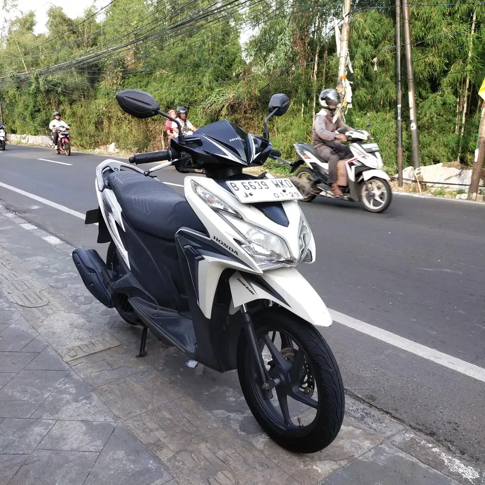 Honda Vario KZR ISS 2013 Putih Mesin Cakep Bagus Lengkap