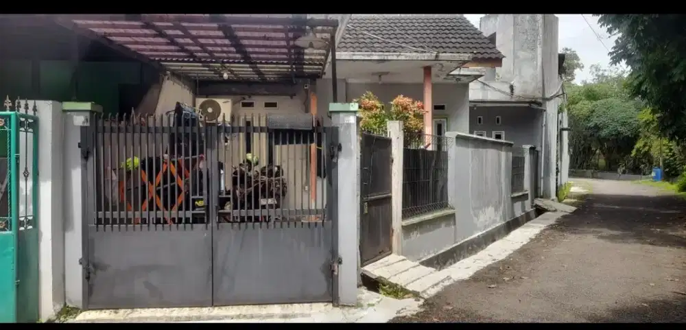 Dijual rumah hook tanah ngantong di Taman Cibaduyut Indah Bandung