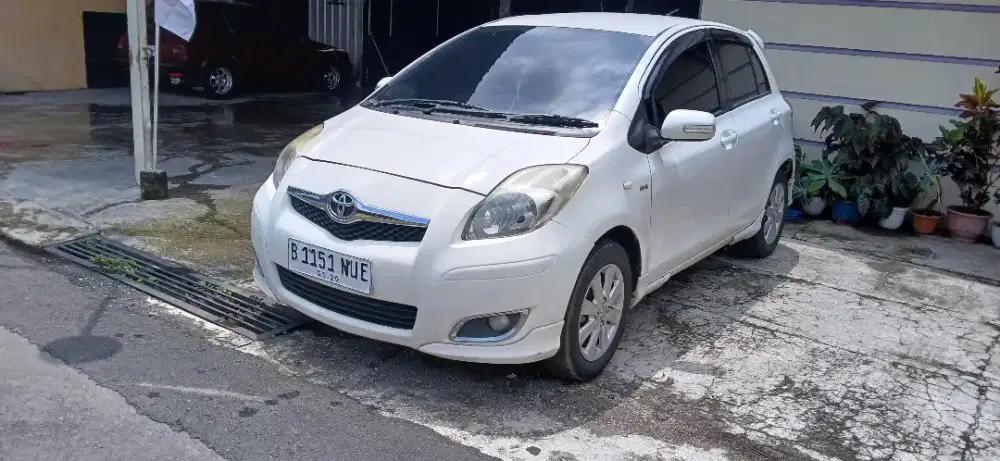 Yaris E matic 2011