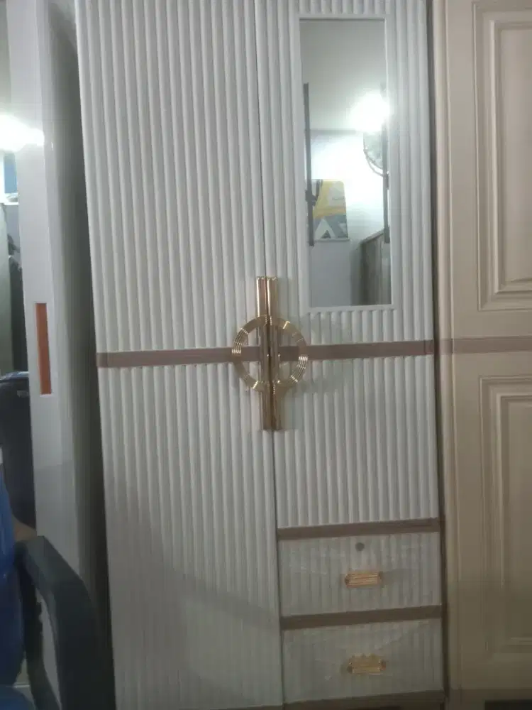 Lemari pakaian olimplast