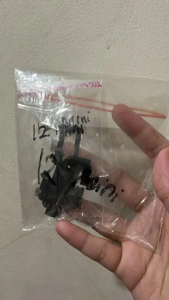 Speaker Atas iphone 12 mini