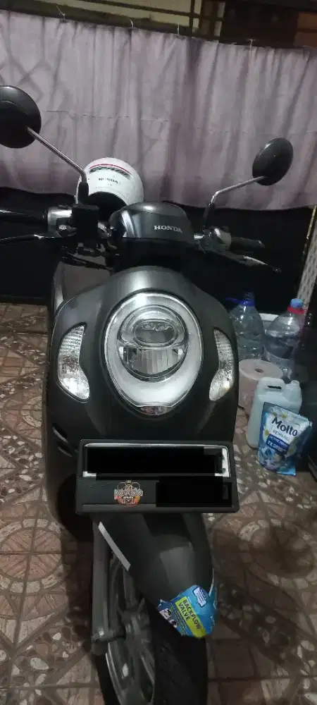 Scoopy prestige 2022 brown