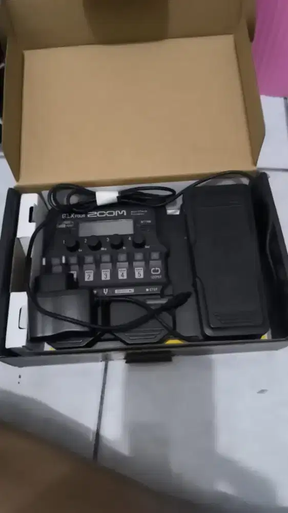 ZOOM G1X FOUR FULL SET